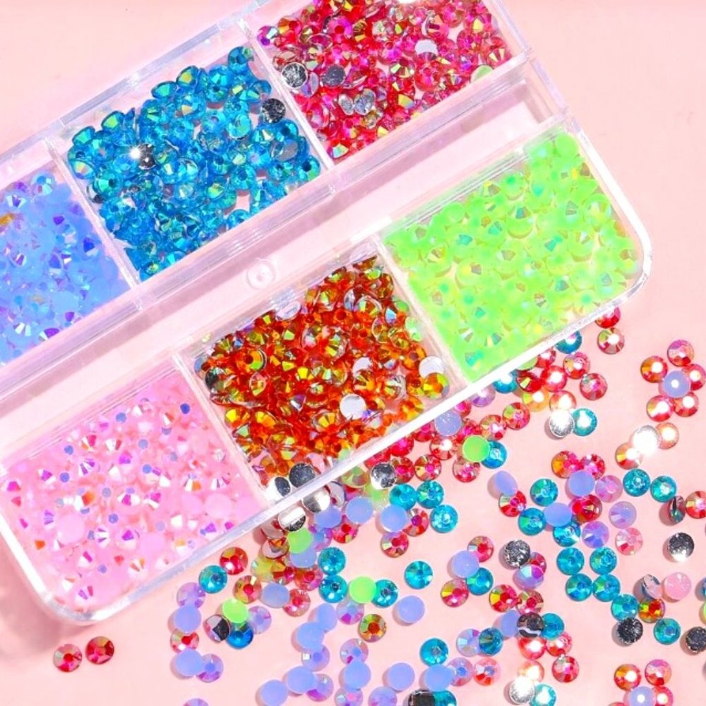 NIB Rhinestone Nail Art Decoration